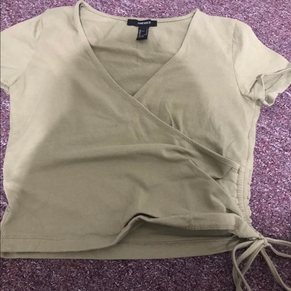 Forever 21 Tops - NWOT olive green crop top